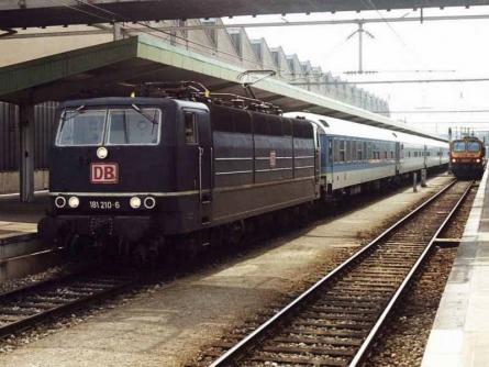 08.04.2000 Bahnhof Luxembourg